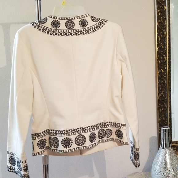 Top - Picture 2 of 2